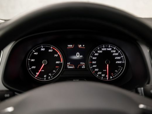 Seat León ST 1.5 TSI Sport 150Pk Automaat (NAVIGATIE, CLIMATE, CAMERA, KEYLESS, SPORTSTOELEN, TREKHAAK, PARKEE... ActivLease financial lease