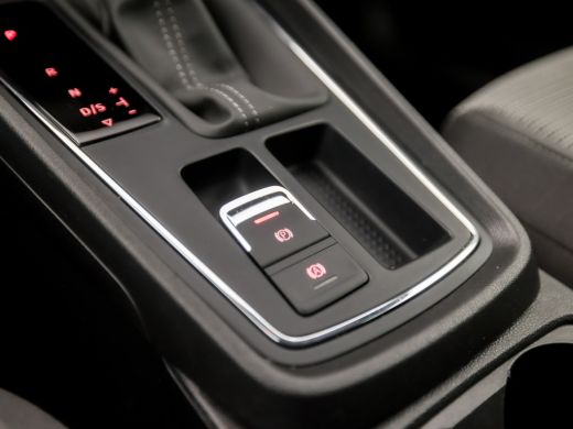 Seat León ST 1.5 TSI Sport 150Pk Automaat (NAVIGATIE, CLIMATE, CAMERA, KEYLESS, SPORTSTOELEN, TREKHAAK, PARKEE... ActivLease financial lease
