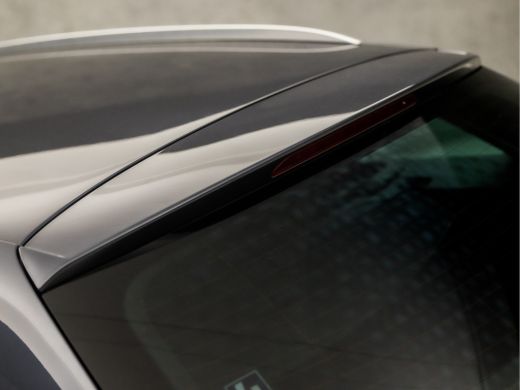 Seat León ST 1.5 TSI Sport 150Pk Automaat (NAVIGATIE, CLIMATE, CAMERA, KEYLESS, SPORTSTOELEN, TREKHAAK, PARKEE... ActivLease financial lease