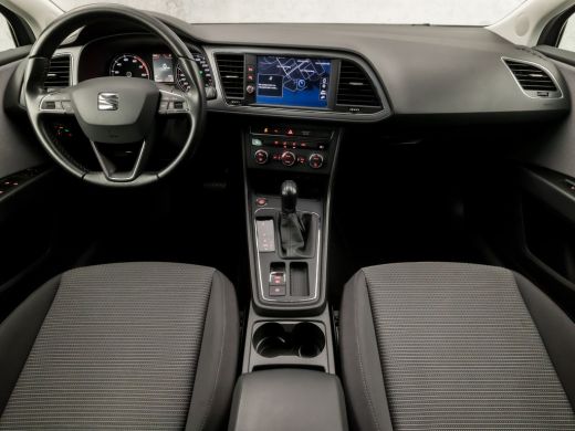 Seat León ST 1.5 TSI Sport 150Pk Automaat (NAVIGATIE, CLIMATE, CAMERA, KEYLESS, SPORTSTOELEN, TREKHAAK, PARKEE... ActivLease financial lease