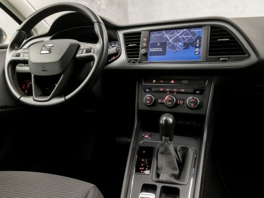 Seat León ST 1.5 TSI Sport 150Pk Automaat (NAVIGATIE, CLIMATE, CAMERA, KEYLESS, SPORTSTOELEN, TREKHAAK, PARKEE... ActivLease financial lease