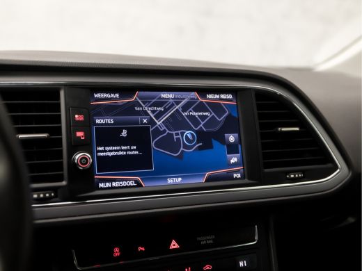 Seat León ST 1.5 TSI Sport 150Pk Automaat (NAVIGATIE, CLIMATE, CAMERA, KEYLESS, SPORTSTOELEN, TREKHAAK, PARKEE... ActivLease financial lease