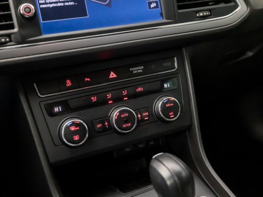 Seat León ST 1.5 TSI Sport 150Pk Automaat (NAVIGATIE, CLIMATE, CAMERA, KEYLESS, SPORTSTOELEN, TREKHAAK, PARKEE... ActivLease financial lease