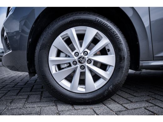 Skoda Kamiq 1.0 TSI 110pk DSG Ambition | Achteruitrijcamera | Cruise control | Volledig digitaal instrumenten... ActivLease financial lease