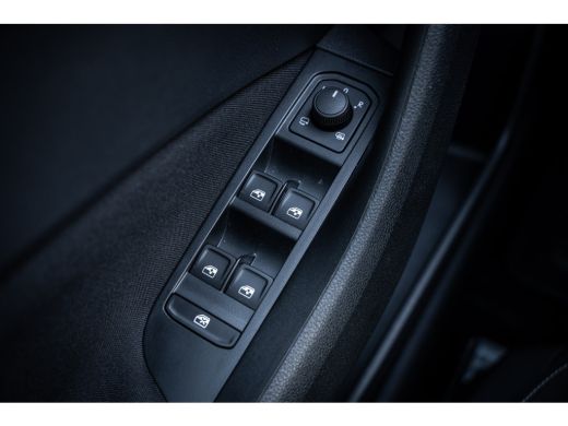 Skoda Kamiq 1.0 TSI 110pk DSG Ambition | Achteruitrijcamera | Cruise control | Volledig digitaal instrumenten... ActivLease financial lease