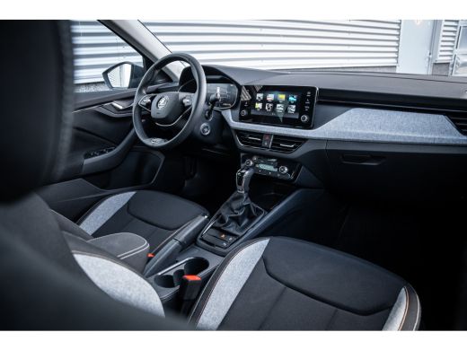 Skoda Kamiq 1.0 TSI 110pk DSG Ambition | Achteruitrijcamera | Cruise control | Volledig digitaal instrumenten... ActivLease financial lease