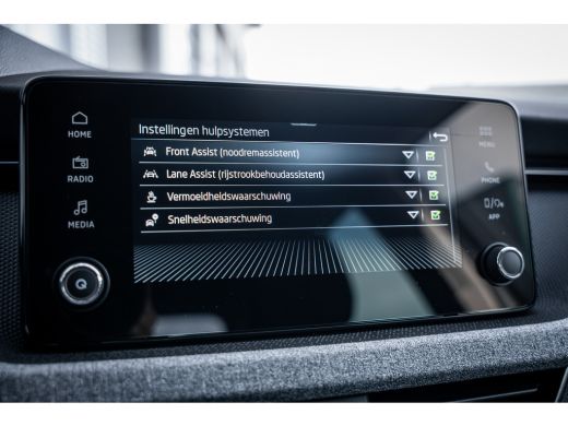 Skoda Kamiq 1.0 TSI 110pk DSG Ambition | Achteruitrijcamera | Cruise control | Volledig digitaal instrumenten... ActivLease financial lease
