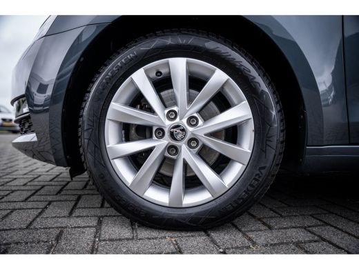 Skoda Octavia Combi 1.5 TSI Greentech Business Edition | Airco (automatisch) | Cruise control | Extra getint glas ActivLease financial lease
