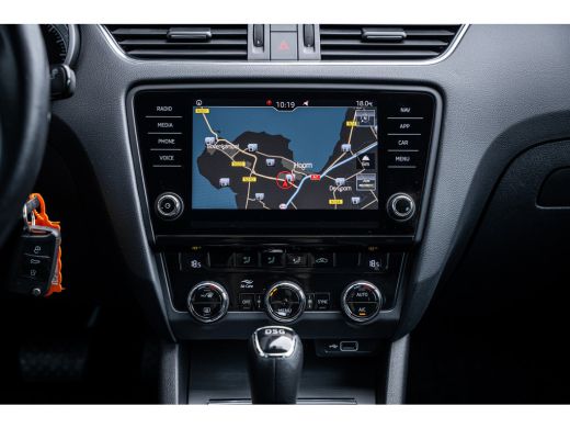 Skoda Octavia Combi 1.5 TSI Greentech Business Edition | Airco (automatisch) | Cruise control | Extra getint glas ActivLease financial lease