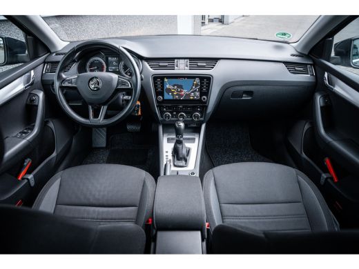 Skoda Octavia Combi 1.5 TSI Greentech Business Edition | Airco (automatisch) | Cruise control | Extra getint glas ActivLease financial lease