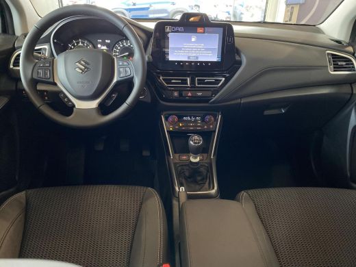 Suzuki S-Cross 1.4 Boosterjet Style Smart Hybrid Actie 2500,-€ SUV Voordeel !!! | Nieuw | 360 cam | Adaptieve Cr... ActivLease financial lease