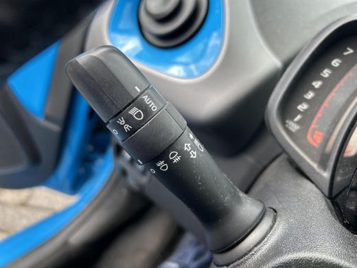 Toyota Aygo 1.0 VVT-i x-joy ActivLease financial lease
