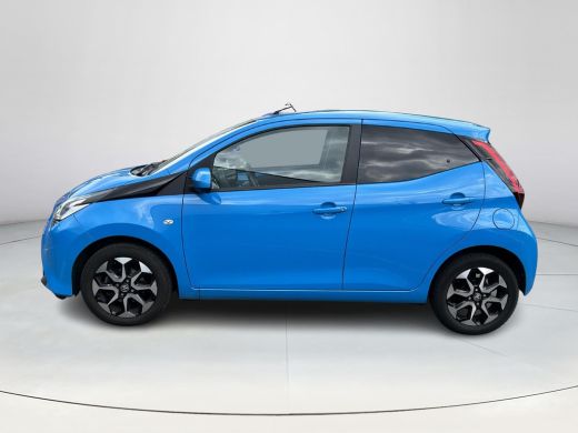 Toyota Aygo 1.0 VVT-i x-joy ActivLease financial lease