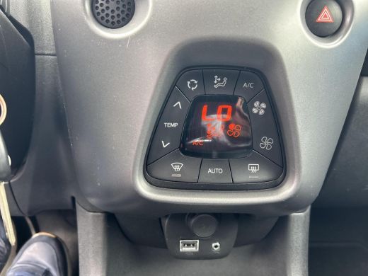 Toyota Aygo 1.0 VVT-i x-joy ActivLease financial lease