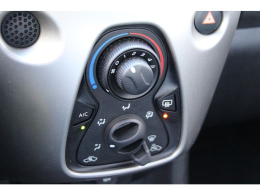 Toyota Aygo 1.0 VVT-i x-play **AIRCO/ BLUETOOTH/ PARKEERCAMERA** ActivLease financial lease