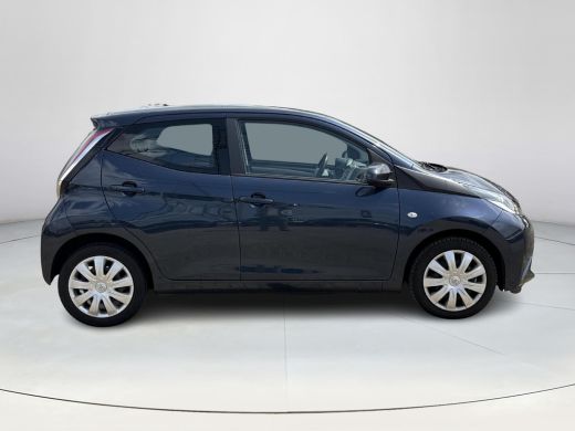 Toyota Aygo 1.0 VVT-i x-play **AIRCO/ BLUETOOTH/ PARKEERCAMERA** ActivLease financial lease