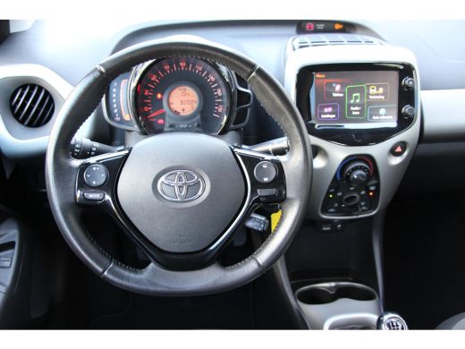 Toyota Aygo 1.0 VVT-i x-play **AIRCO/ BLUETOOTH/ PARKEERCAMERA** ActivLease financial lease