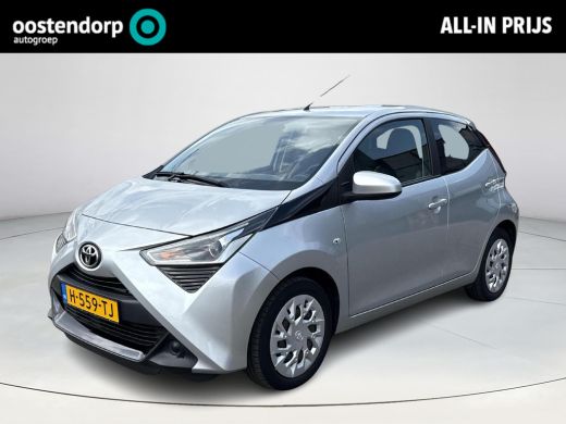 Toyota Aygo 1.0 VVT-i x-play **PARKEERCAMERA/ BEGRENZER/ APPLE CARPLAY/ 36 MAANDEN GARANTIE** Toyota Aygo 1.0 VVT-i x-play **PARKEERCAMERA/ BEGRENZER/ APPLE CARPLAY/ 36 MAANDEN GARANTIE**
