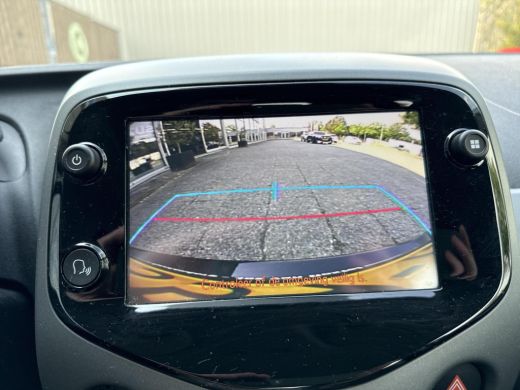 Toyota Aygo 1.0 VVT-i x-play **PARKEERCAMERA/ BEGRENZER/ APPLE CARPLAY/ 36 MAANDEN GARANTIE** ActivLease financial lease