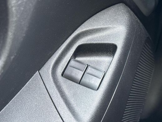 Toyota Aygo 1.0 VVT-i x-play **PARKEERCAMERA/ BEGRENZER/ APPLE CARPLAY/ 36 MAANDEN GARANTIE** ActivLease financial lease