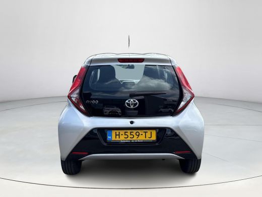 Toyota Aygo 1.0 VVT-i x-play **PARKEERCAMERA/ BEGRENZER/ APPLE CARPLAY/ 36 MAANDEN GARANTIE** ActivLease financial lease