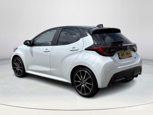 Toyota Yaris 1.5 Hybrid GR Sport **NAVIGATIE/ KEYLESS/ STOELVERWARMING/ 36 MAANDEN GARANTIE** ActivLease financial lease
