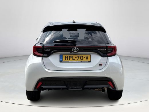 Toyota Yaris 1.5 Hybrid GR Sport **NAVIGATIE/ KEYLESS/ STOELVERWARMING/ 36 MAANDEN GARANTIE** ActivLease financial lease