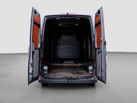 Volkswagen Crafter 35 2.0 TDI 140PK L3H3 (L2H2) Automaat Chauffeursstoel | Navigatie | Camera ActivLease financial lease