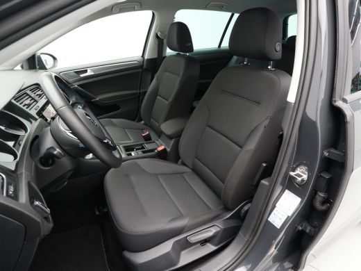 Volkswagen e-Golf E-DITION 136pk Navigatie Camera Acc Led 139 ActivLease financial lease