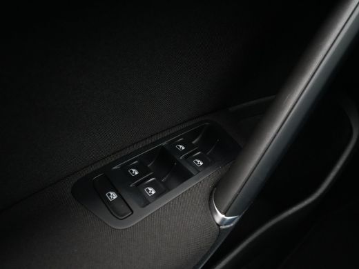 Volkswagen e-Golf E-DITION 136pk Navigatie Camera Acc Led 139 ActivLease financial lease