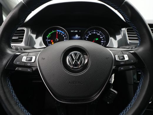 Volkswagen e-Golf E-DITION 136pk Navigatie Camera Acc Led 139 ActivLease financial lease