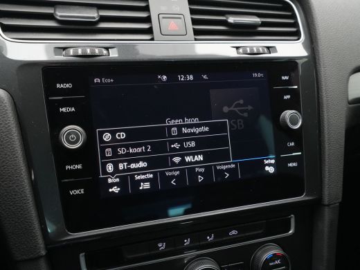 Volkswagen e-Golf E-DITION 136pk Navigatie Camera Acc Led 139 ActivLease financial lease