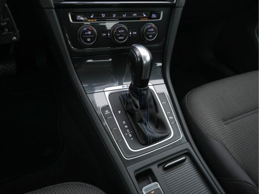 Volkswagen e-Golf E-DITION Aut. *HEAT-PUMP | ADAPTIVE-CRUISE | FULL-LED | DAB+ | NAVI-FULLMAP | CARPLAY | HEATED-CO... ActivLease financial lease