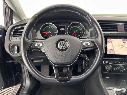 Volkswagen e-Golf E-DITION Aut. *HEAT-PUMP | ADAPTIVE-CRUISE | FULL-LED | DAB+ | NAVI-FULLMAP | CARPLAY | HEATED-CO... ActivLease financial lease