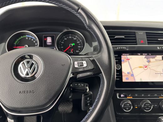 Volkswagen e-Golf E-DITION Aut. *HEAT-PUMP | ADAPTIVE-CRUISE | FULL-LED | DAB+ | NAVI-FULLMAP | CARPLAY | HEATED-CO... ActivLease financial lease