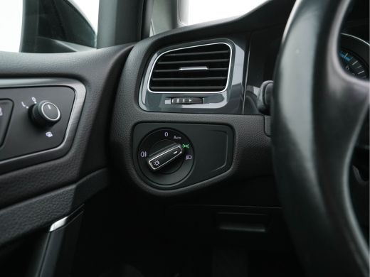 Volkswagen e-Golf E-DITION Aut. *HEAT-PUMP | ADAPTIVE-CRUISE | FULL-LED | DAB+ | NAVI-FULLMAP | CARPLAY | HEATED-CO... ActivLease financial lease