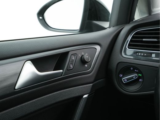 Volkswagen e-Golf E-DITION Aut. *HEAT-PUMP | ADAPTIVE-CRUISE | FULL-LED | DAB+ | NAVI-FULLMAP | CARPLAY | HEATED-CO... ActivLease financial lease