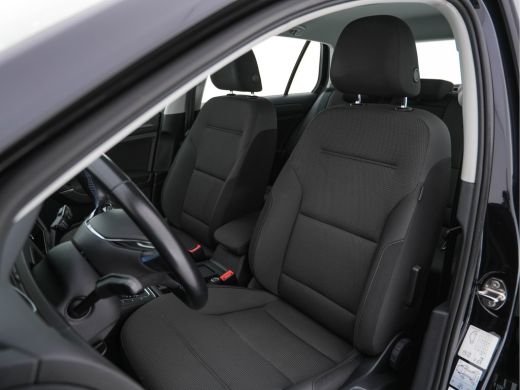 Volkswagen e-Golf E-DITION Aut. *HEAT-PUMP | ADAPTIVE-CRUISE | FULL-LED | DAB+ | NAVI-FULLMAP | CARPLAY | HEATED-CO... ActivLease financial lease