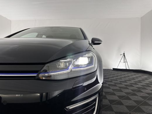 Volkswagen e-Golf E-DITION Aut. *HEAT-PUMP | ADAPTIVE-CRUISE | FULL-LED | DAB+ | NAVI-FULLMAP | CARPLAY | HEATED-CO... ActivLease financial lease