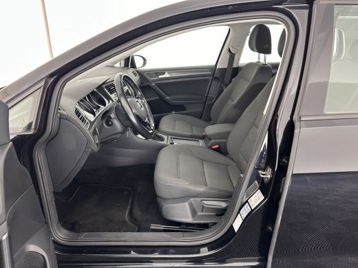 Volkswagen e-Golf E-DITION Aut. *HEAT-PUMP | ADAPTIVE-CRUISE | FULL-LED | DAB+ | NAVI-FULLMAP | CARPLAY | HEATED-CO... ActivLease financial lease