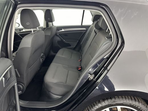 Volkswagen e-Golf E-DITION Aut. *HEAT-PUMP | ADAPTIVE-CRUISE | FULL-LED | DAB+ | NAVI-FULLMAP | CARPLAY | HEATED-CO... ActivLease financial lease