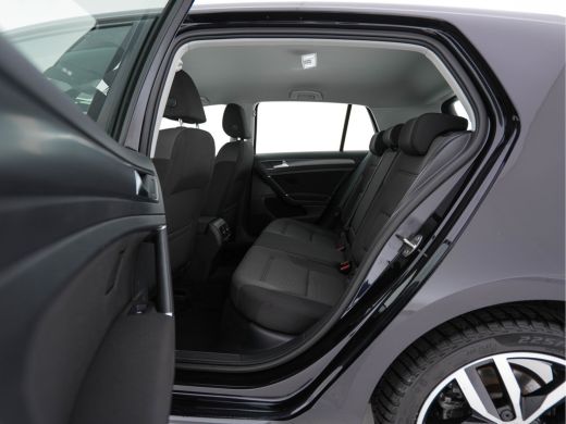 Volkswagen e-Golf E-DITION Aut. *HEAT-PUMP | ADAPTIVE-CRUISE | FULL-LED | DAB+ | NAVI-FULLMAP | CARPLAY | HEATED-CO... ActivLease financial lease