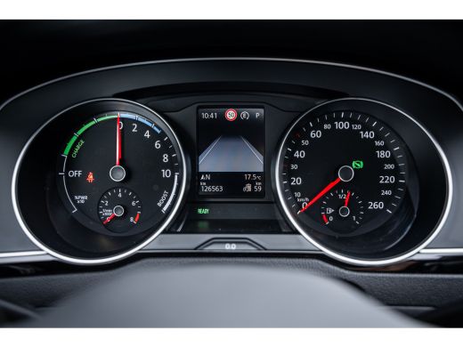 Volkswagen Passat Variant 1.4 TSI PHEV GTE Business | Achteruitrijcamera | Trekhaak elektrisch uitklapbaar | Winter... ActivLease financial lease