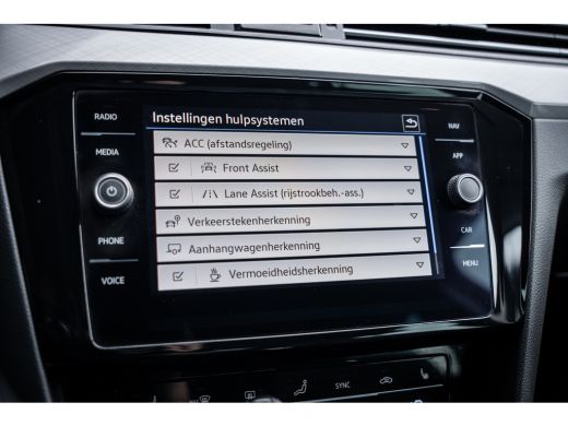 Volkswagen Passat Variant 1.4 TSI PHEV GTE Business | Achteruitrijcamera | Trekhaak elektrisch uitklapbaar | Winter... ActivLease financial lease