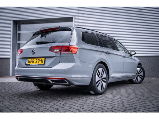 Volkswagen Passat Variant 1.4 TSI PHEV GTE Business | Achteruitrijcamera | Trekhaak elektrisch uitklapbaar | Winter... ActivLease financial lease