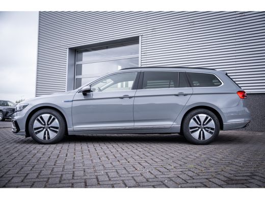 Volkswagen Passat Variant 1.4 TSI PHEV GTE Business | Achteruitrijcamera | Trekhaak elektrisch uitklapbaar | Winter... ActivLease financial lease