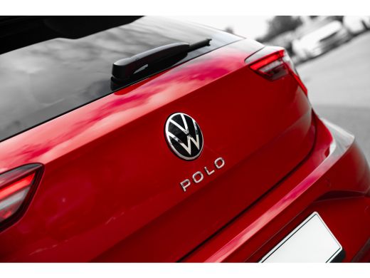 Volkswagen Polo R-Line Edition | 'App-Connect' draadloze smartphone integratie | Achterlichten LED | Afstandscont... ActivLease financial lease