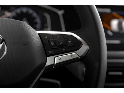 Volkswagen Polo R-Line Edition | 'App-Connect' draadloze smartphone integratie | Achterlichten LED | Afstandscont... ActivLease financial lease