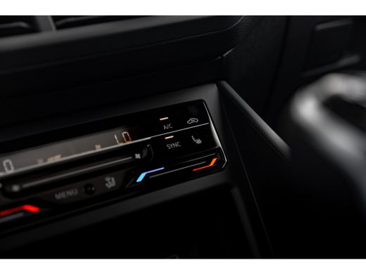 Volkswagen Polo R-Line Edition | 'App-Connect' draadloze smartphone integratie | Achterlichten LED | Afstandscont... ActivLease financial lease