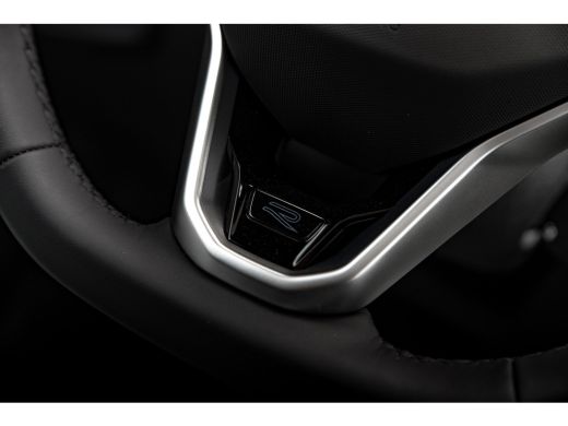 Volkswagen Polo R-Line Edition | 'App-Connect' draadloze smartphone integratie | Achterlichten LED | Afstandscont... ActivLease financial lease